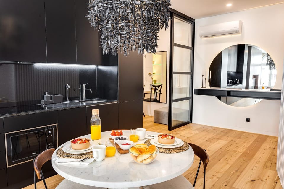 Food and drinks, Dining area, Food
