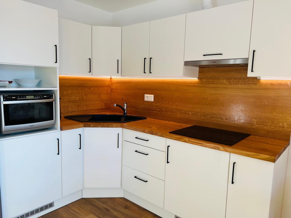 Kitchen or kitchenette, kitchen