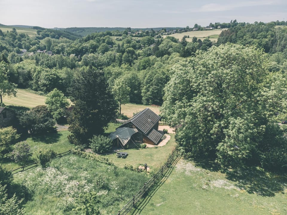 Neighbourhood, Natural landscape