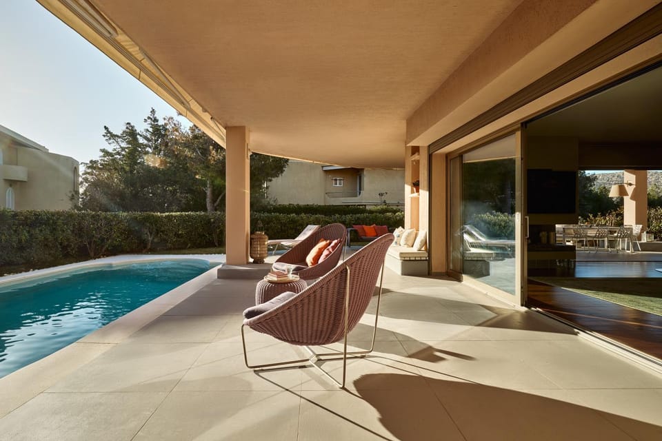 Patio, Day, View (from property/room), Balcony/Terrace, Seating area, Swimming pool, sunbed