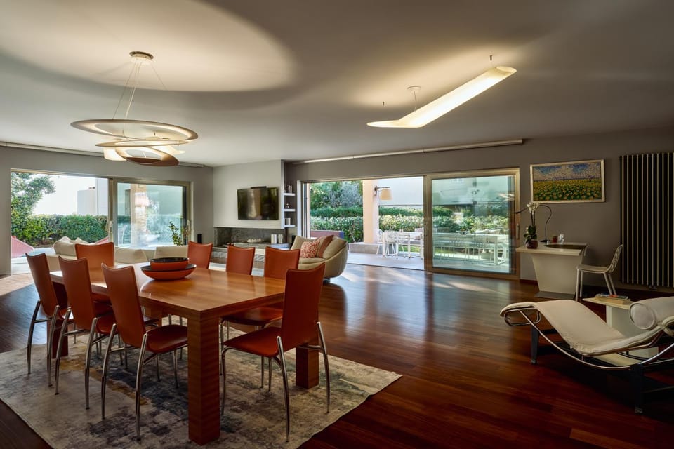 TV and multimedia, Living room, Seating area, Dining area, Evening entertainment