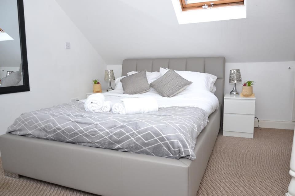 Bed, Bedroom