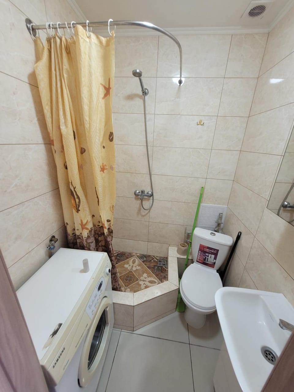 Shower, Toilet, Bathroom, washing machine