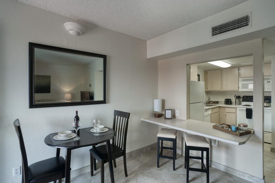 146 Fully Furnished 1BR Suite-Pet Friendly Apartment in Tempe