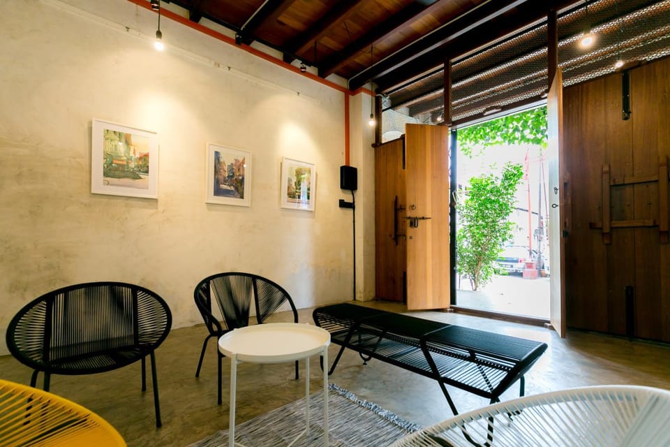 Living room, Seating area