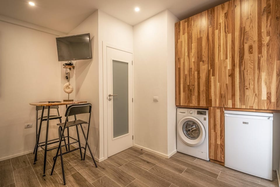TV and multimedia, Kitchen or kitchenette, Dining area