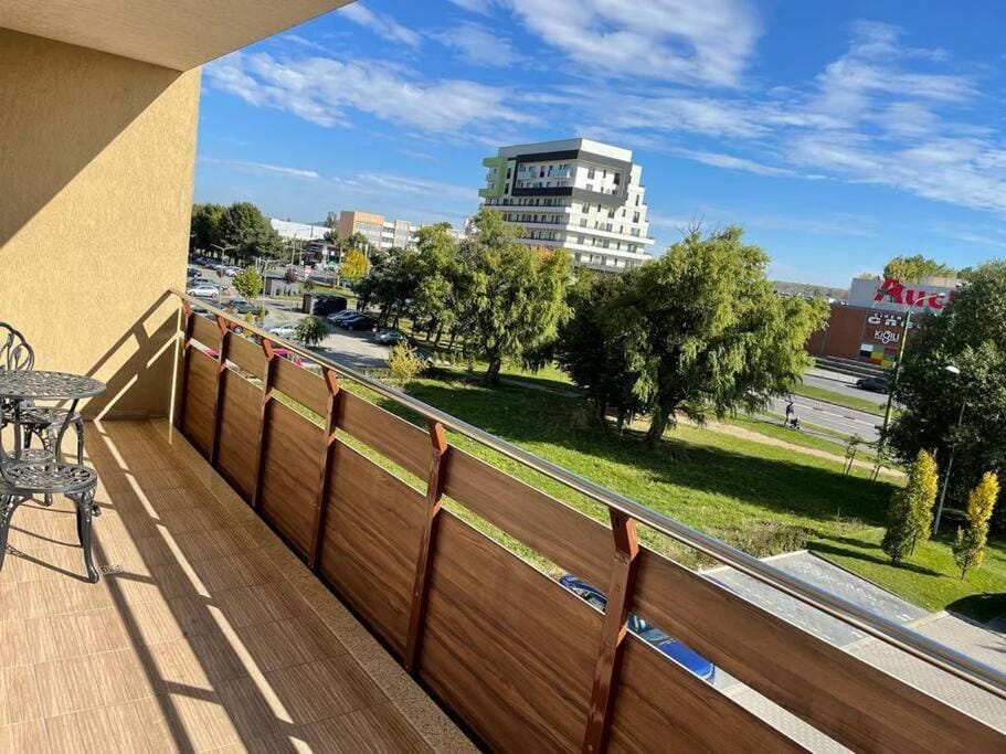 Nearby landmark, Balcony/Terrace, Garden view