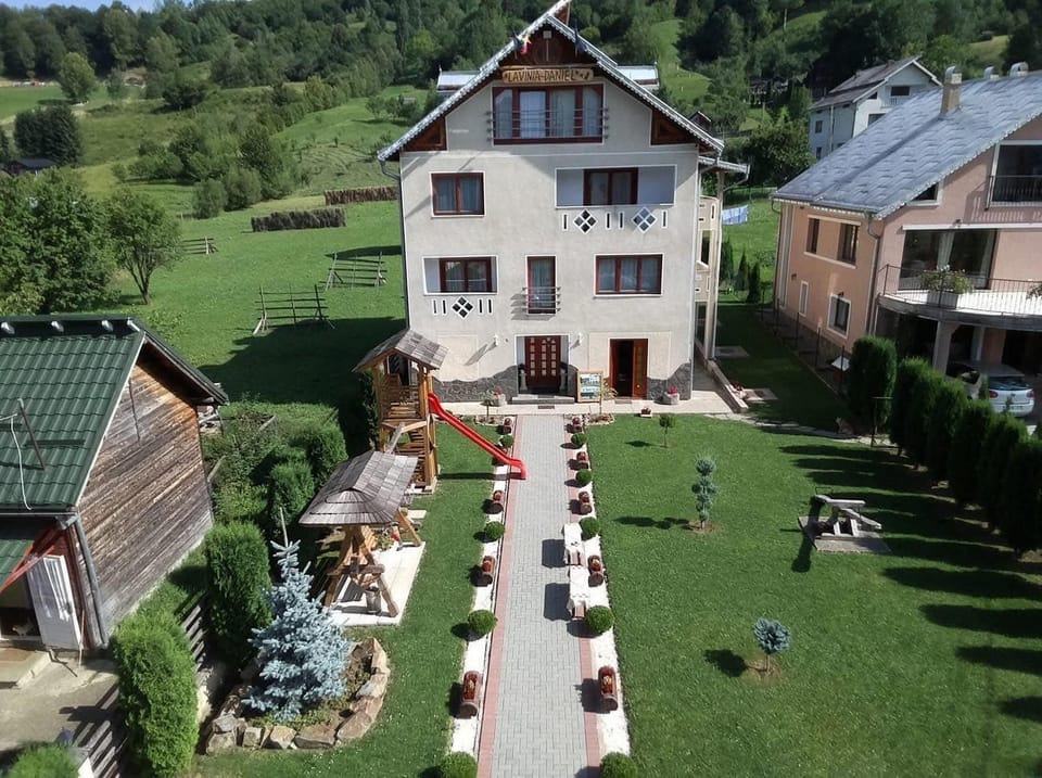 Pensiunea Lavinia Daniel Bed and Breakfast in Romania