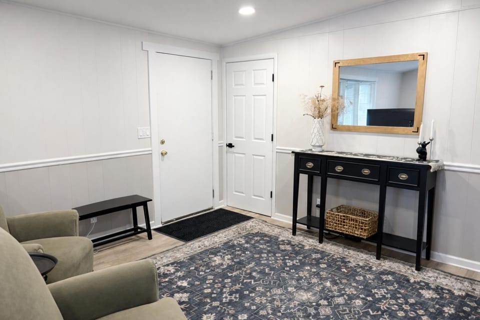 Charming Cottage with Fenced Backyard Pet Friendly House in Sussex County