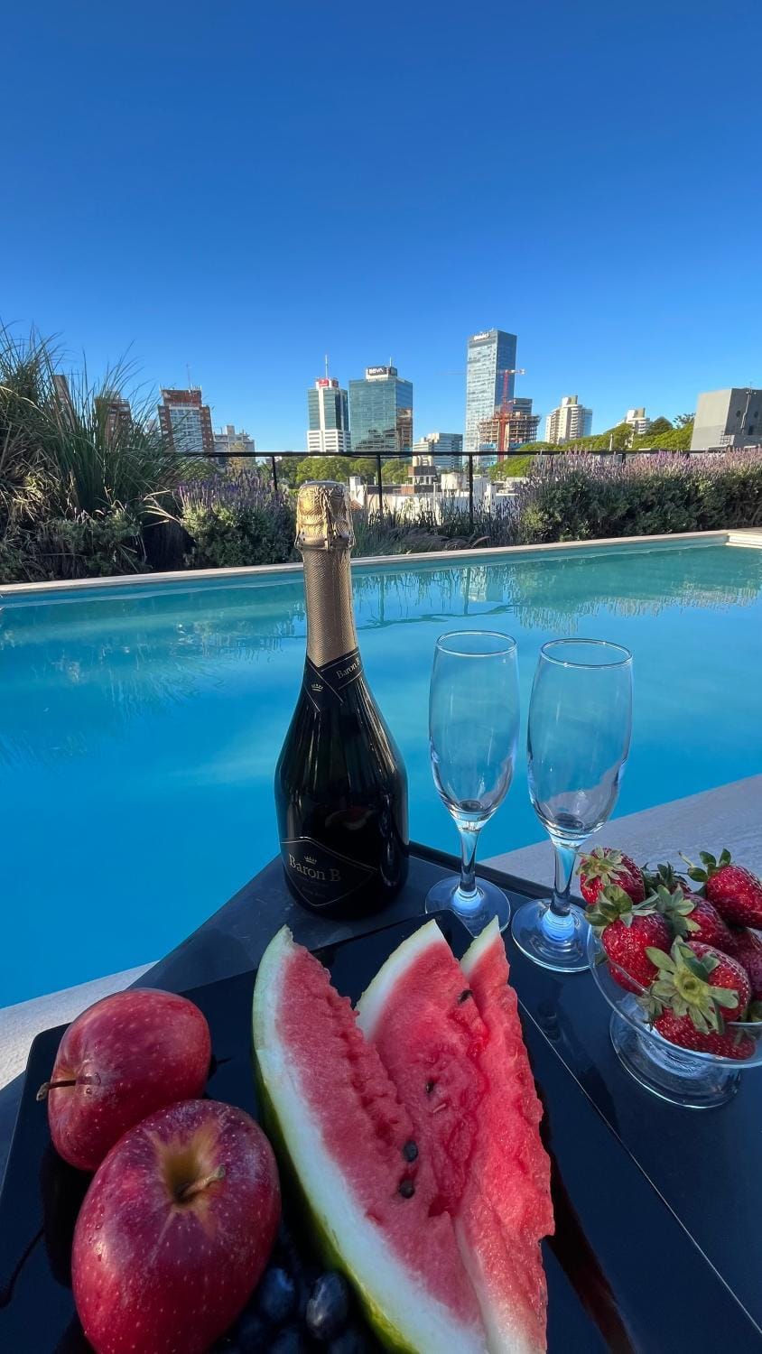 Day, Food, Pool view, Swimming pool, Drinks, Alcoholic drinks, sunbed