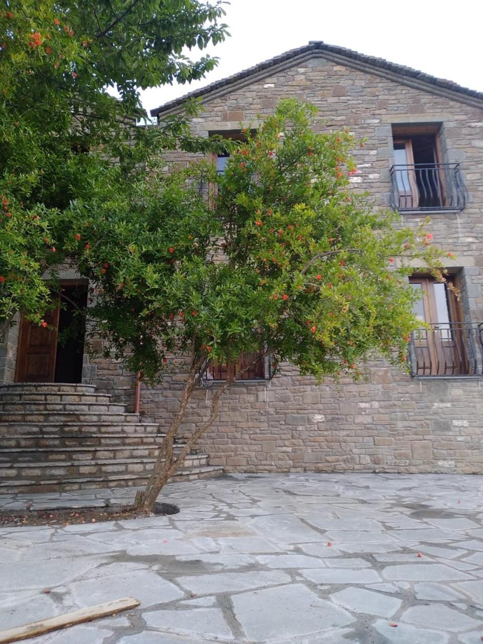 Property building, Patio, Facade/entrance