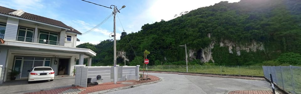 Property building, Neighbourhood, Natural landscape, Mountain view