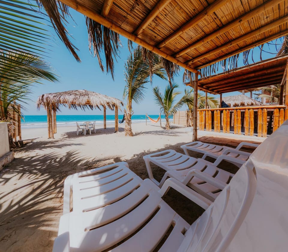 Bungalows Sol y Mar Bed and Breakfast in Canoas de Punta Sal