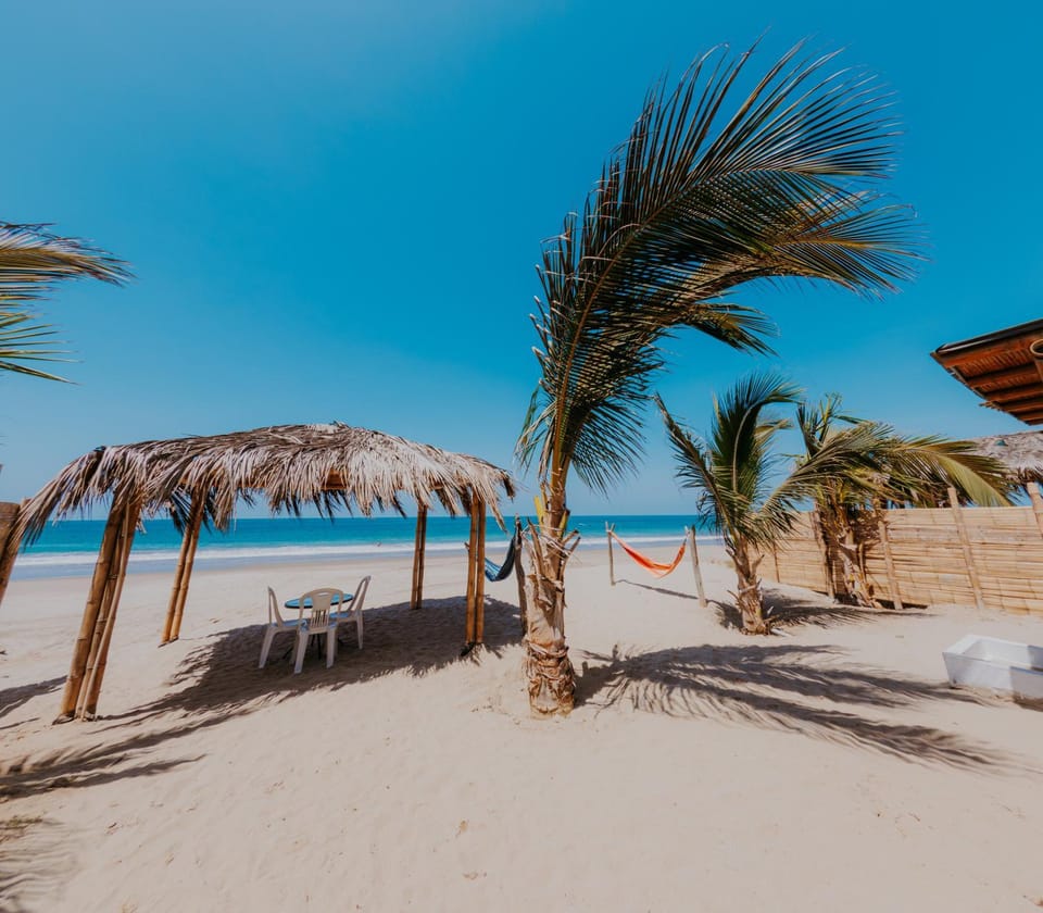 Bungalows Sol y Mar Bed and Breakfast in Canoas de Punta Sal
