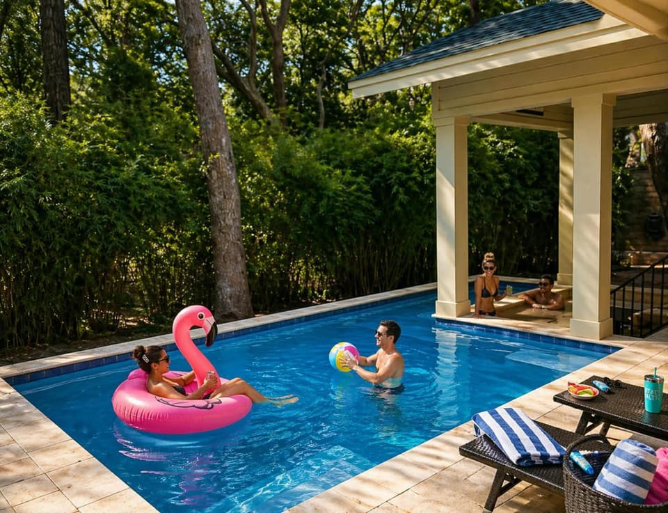 Dreamy HHI Escape Pool w Swim-Up Bar Hot Tub House in Hilton Head Island