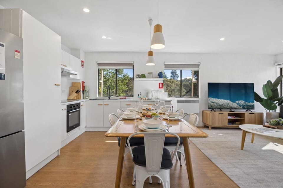 Dining area, Dinner, kitchen