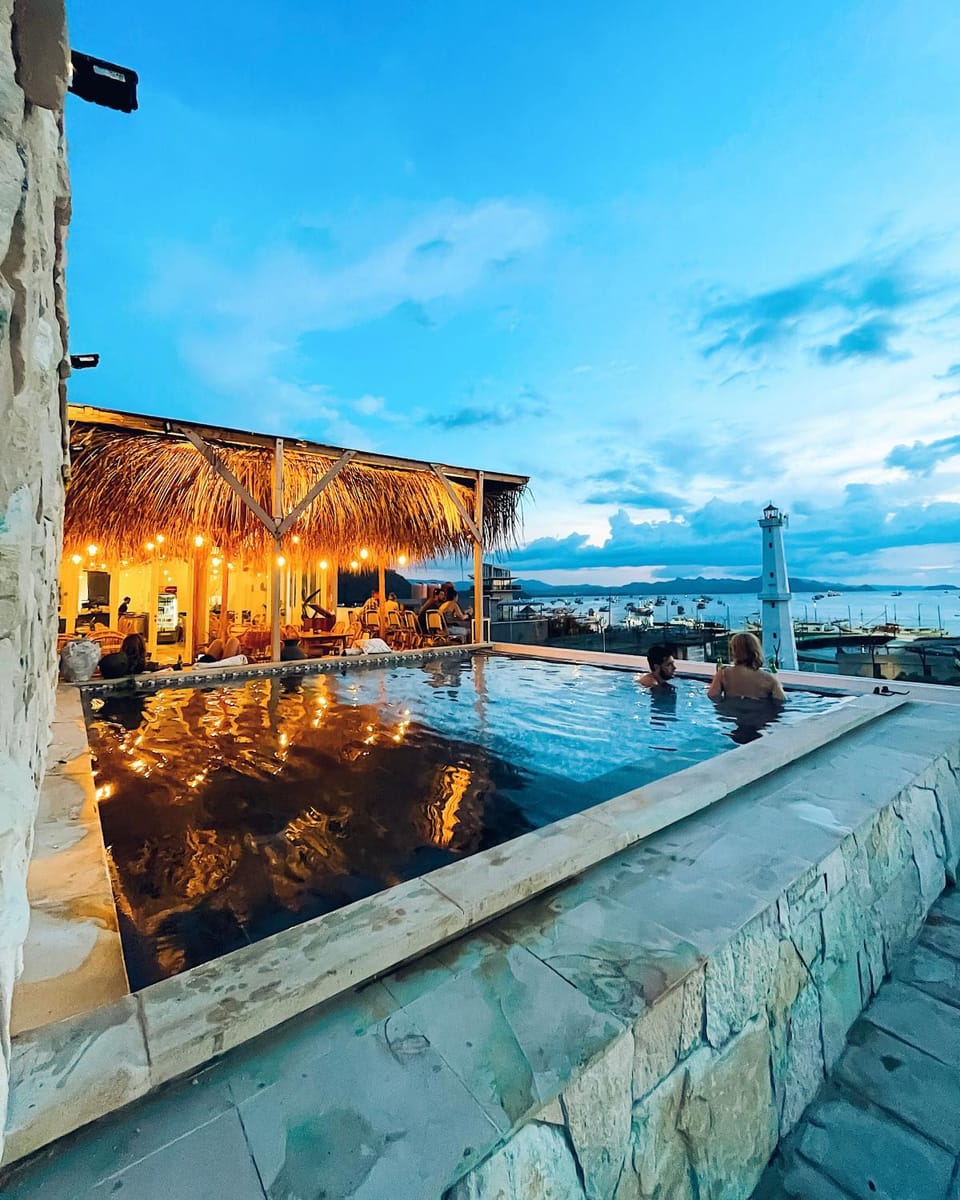 Restaurant/places to eat, Swimming pool