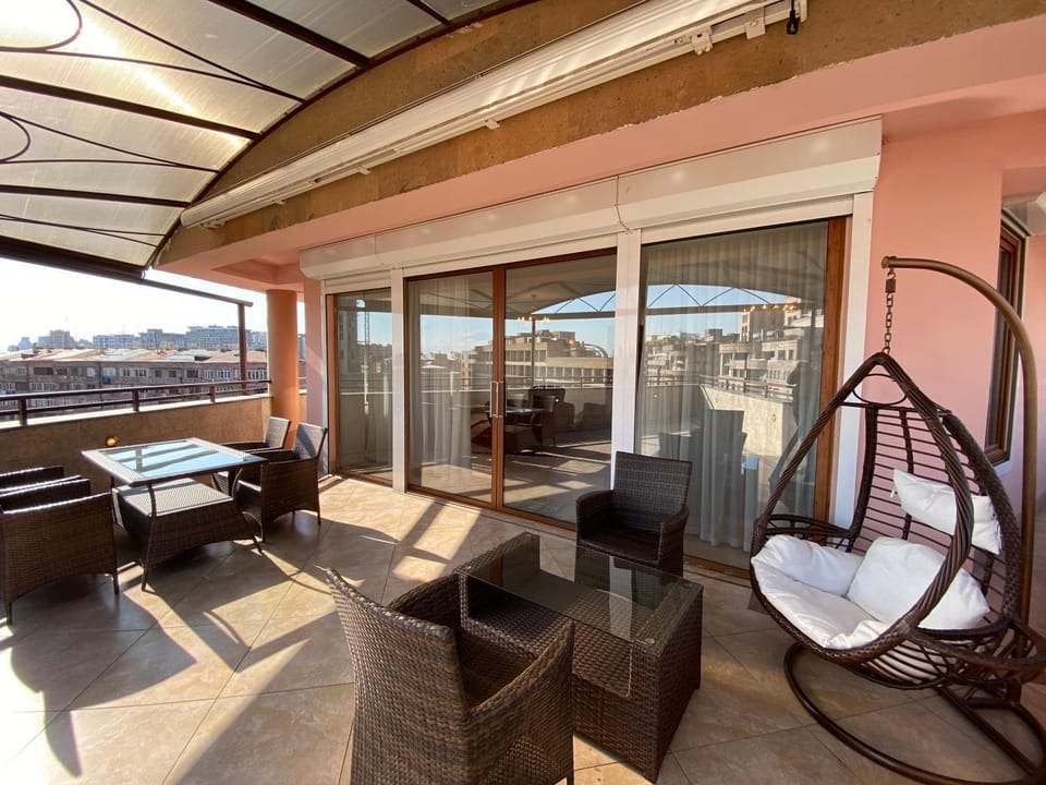 Northern Avenue, 3 bedrooms Luxury, Grande PentHouse with a large Terrace HH888 Apartment in Yerevan