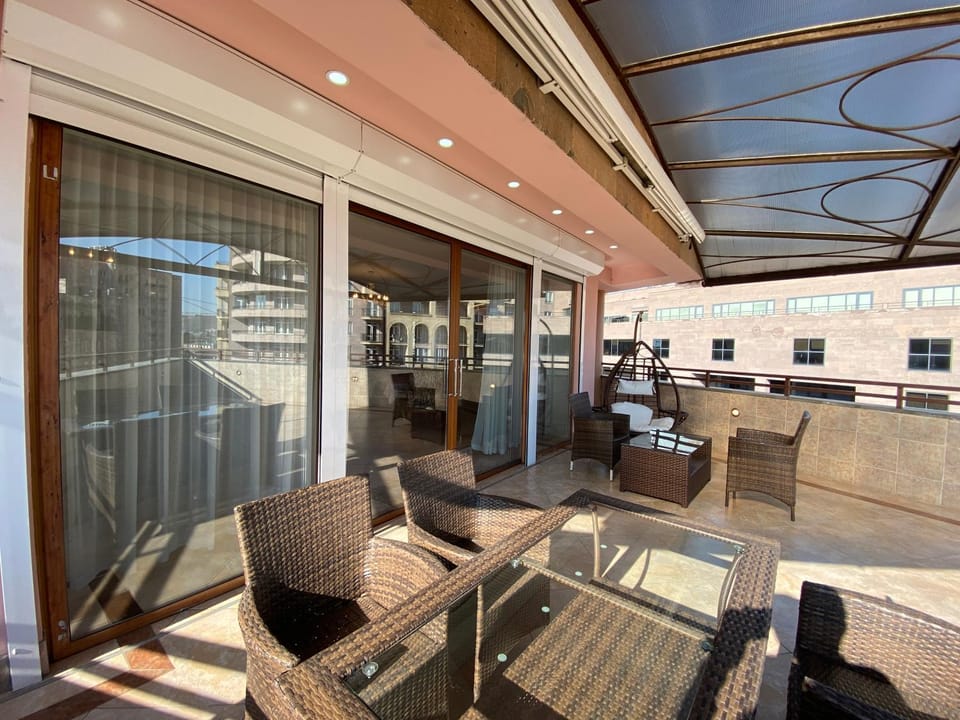 Northern Avenue, 3 bedrooms Luxury, Grande PentHouse with a large Terrace HH888 Apartment in Yerevan