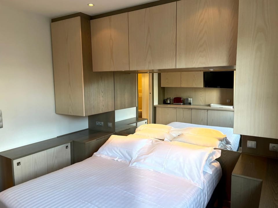Chambre idéalement située à 50m de la Croisette Apartment in Cannes