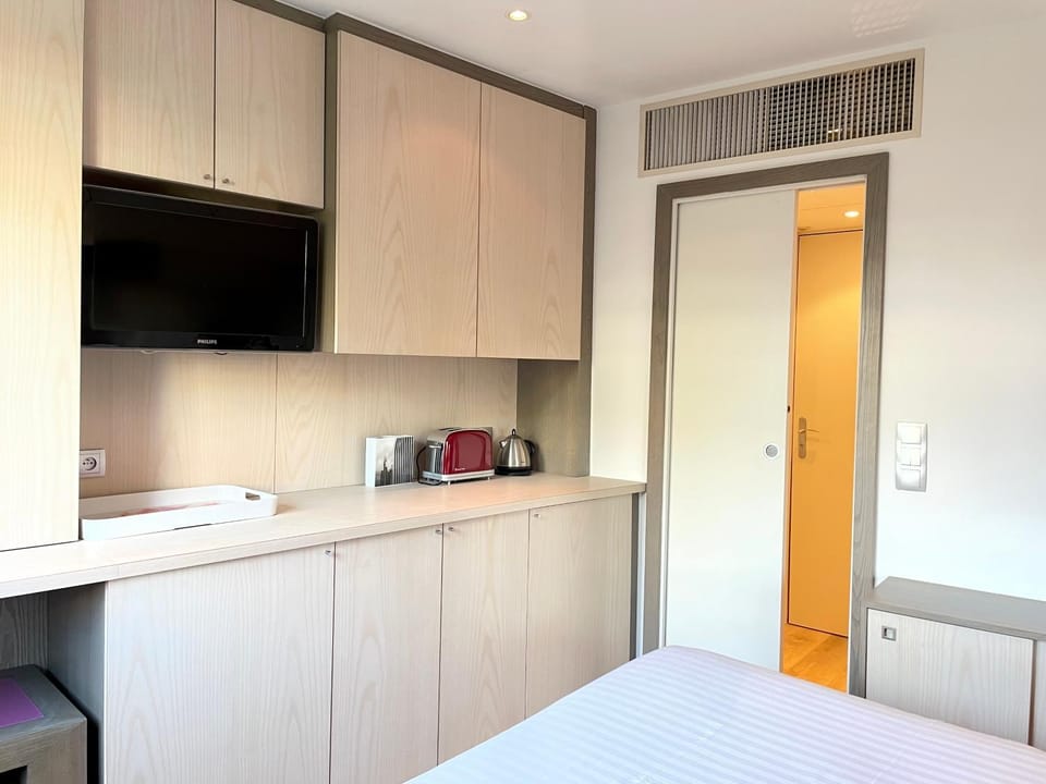Chambre idéalement située à 50m de la Croisette Apartment in Cannes