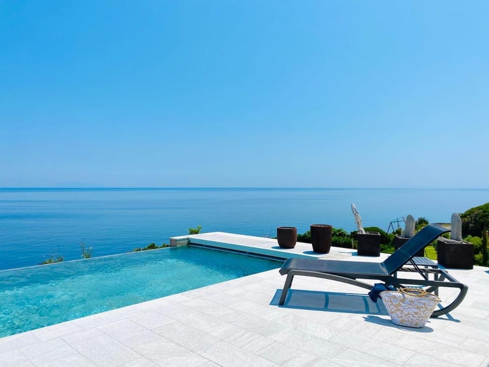 Villa prestige au bord de l'eau- Pietracorbara Villa in Corsica