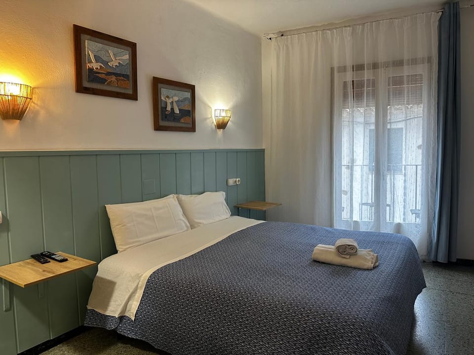 P&R hostals Maria Rosa Bed and Breakfast in Tossa de Mar