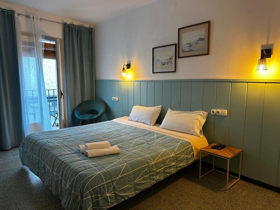 P&R hostals Maria Rosa Bed and Breakfast in Tossa de Mar