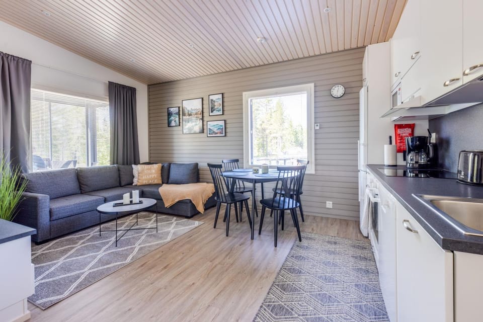 Living room, Dining area, locker