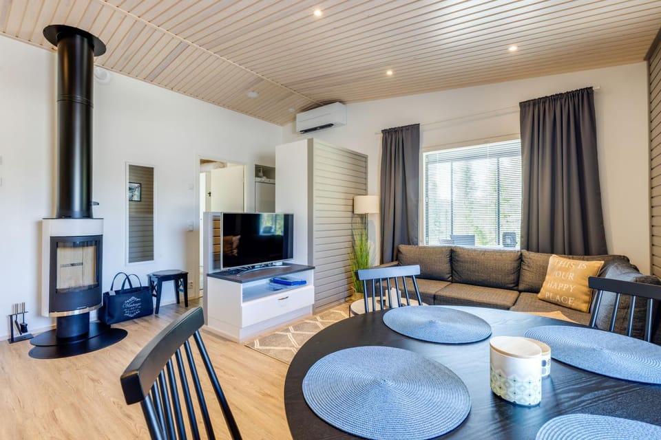 Communal lounge/ TV room, TV and multimedia, flat iron, dryer, air conditioner, air conditioner