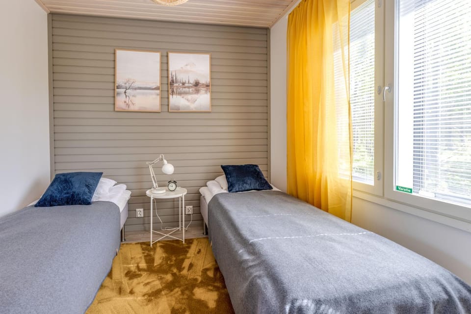 Bed, Bedroom, Mountain view, Mountain view, hair dresser, hair dresser