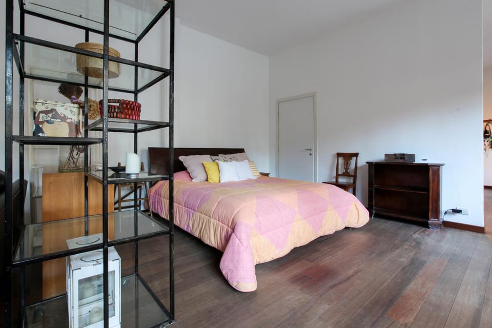 Bed, Photo of the whole room