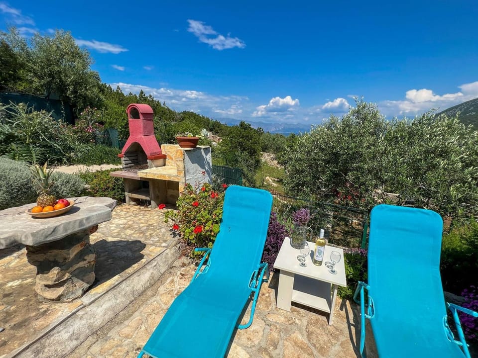 Garden, View (from property/room), Seating area, Garden view