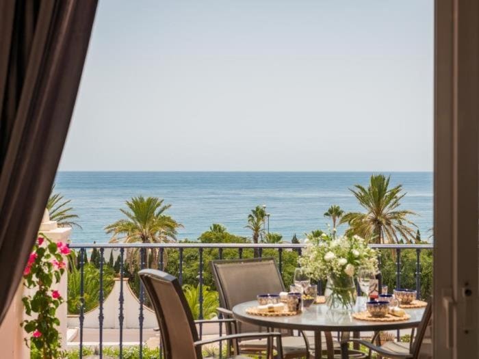 Property building, Balcony/Terrace, Sea view