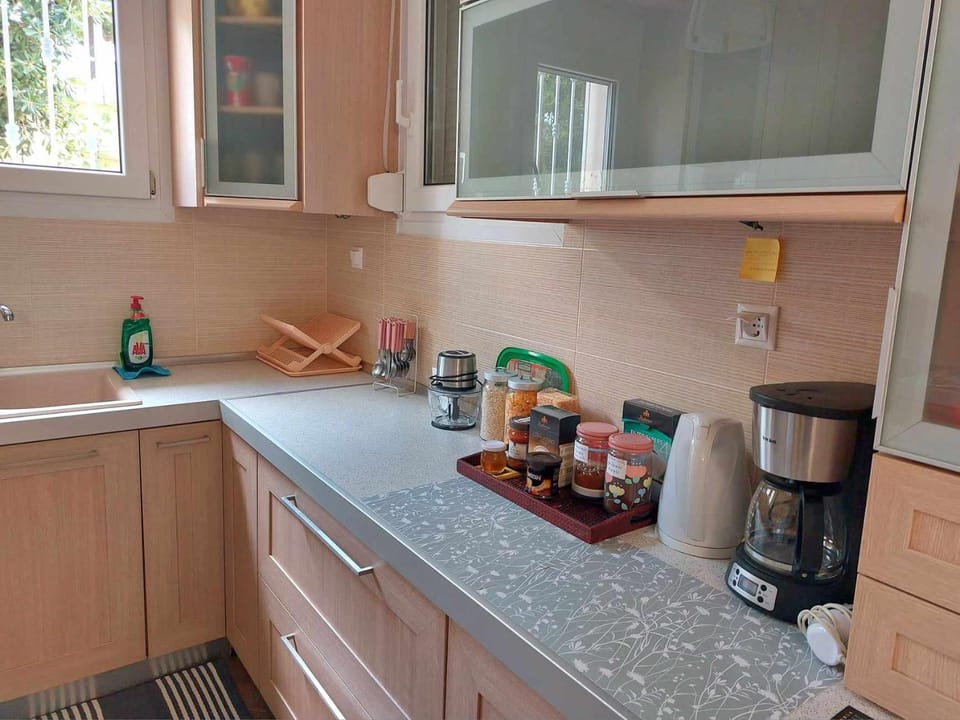 Dora's home with garden Volos Apartment in Volos