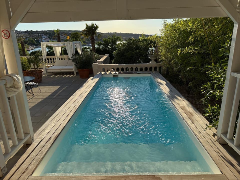 Pool view, Swimming pool