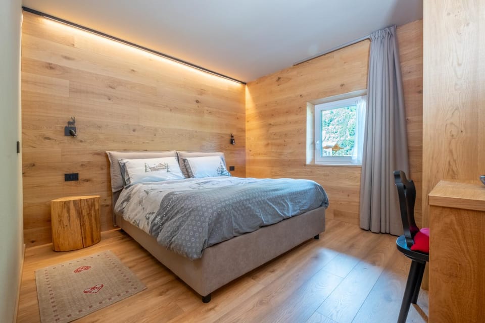 Bed, Photo of the whole room, Bedroom, wardrobe