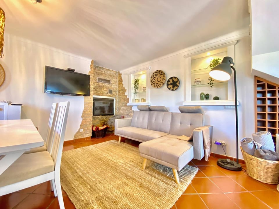 Communal lounge/ TV room, TV and multimedia, Living room, Lounge or bar, Seating area