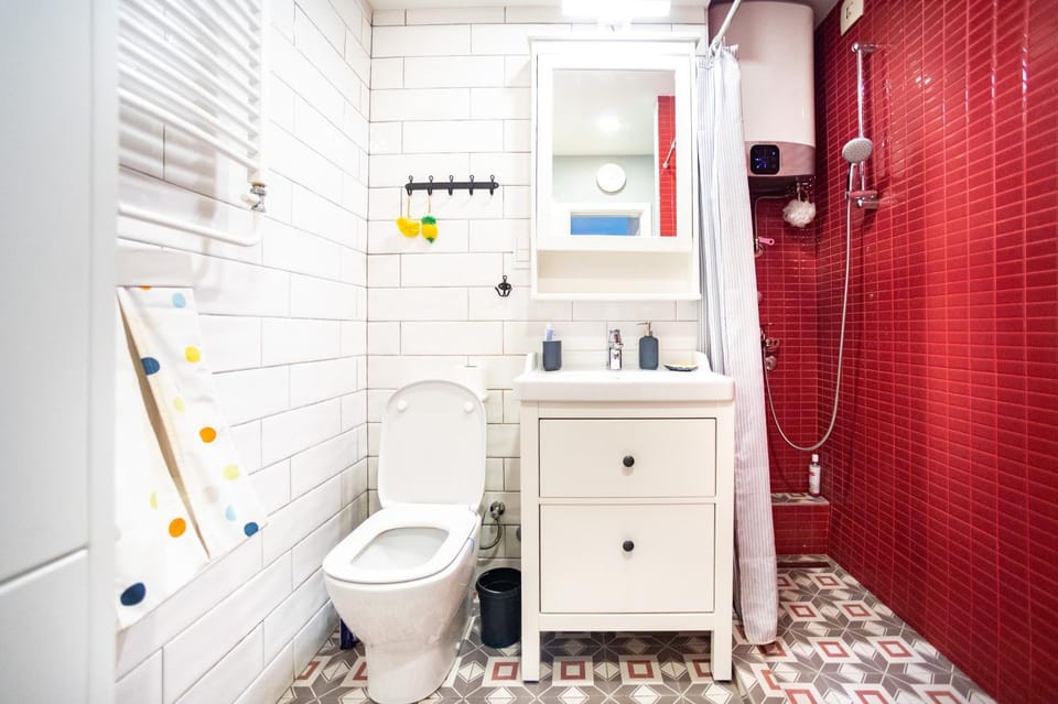 Shower, Toilet, Bathroom