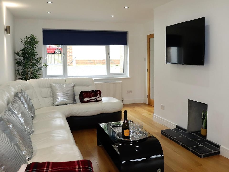 Communal lounge/ TV room, Living room