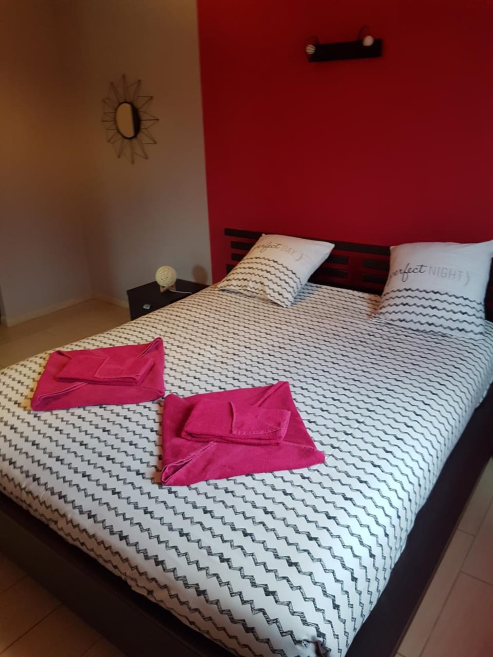Bedroom, cot, towels