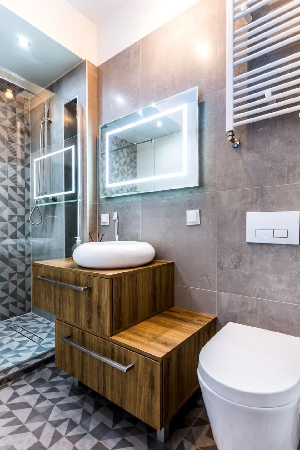 Shower, Toilet, Bathroom