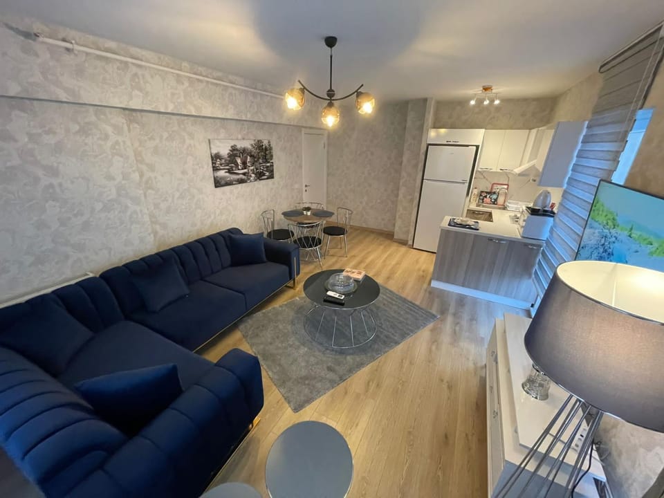 Living room, Dining area, oven, pet friendly
