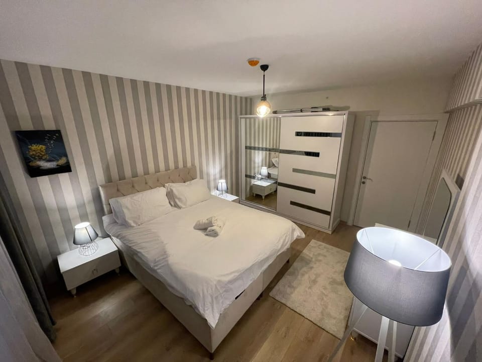 Bed, Photo of the whole room, Bedroom, towels, wardrobe