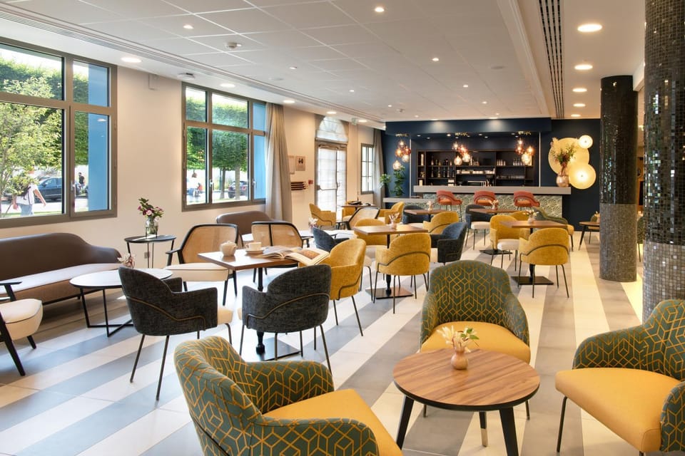 Lounge or bar, Lounge or bar