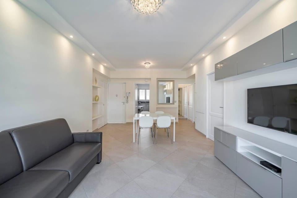 Nice 2 bedroom apartment close to the Croisette Apartment in Cannes