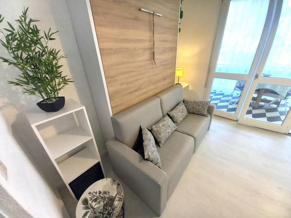 Living room, Decorative detail, Seating area, hair dresser