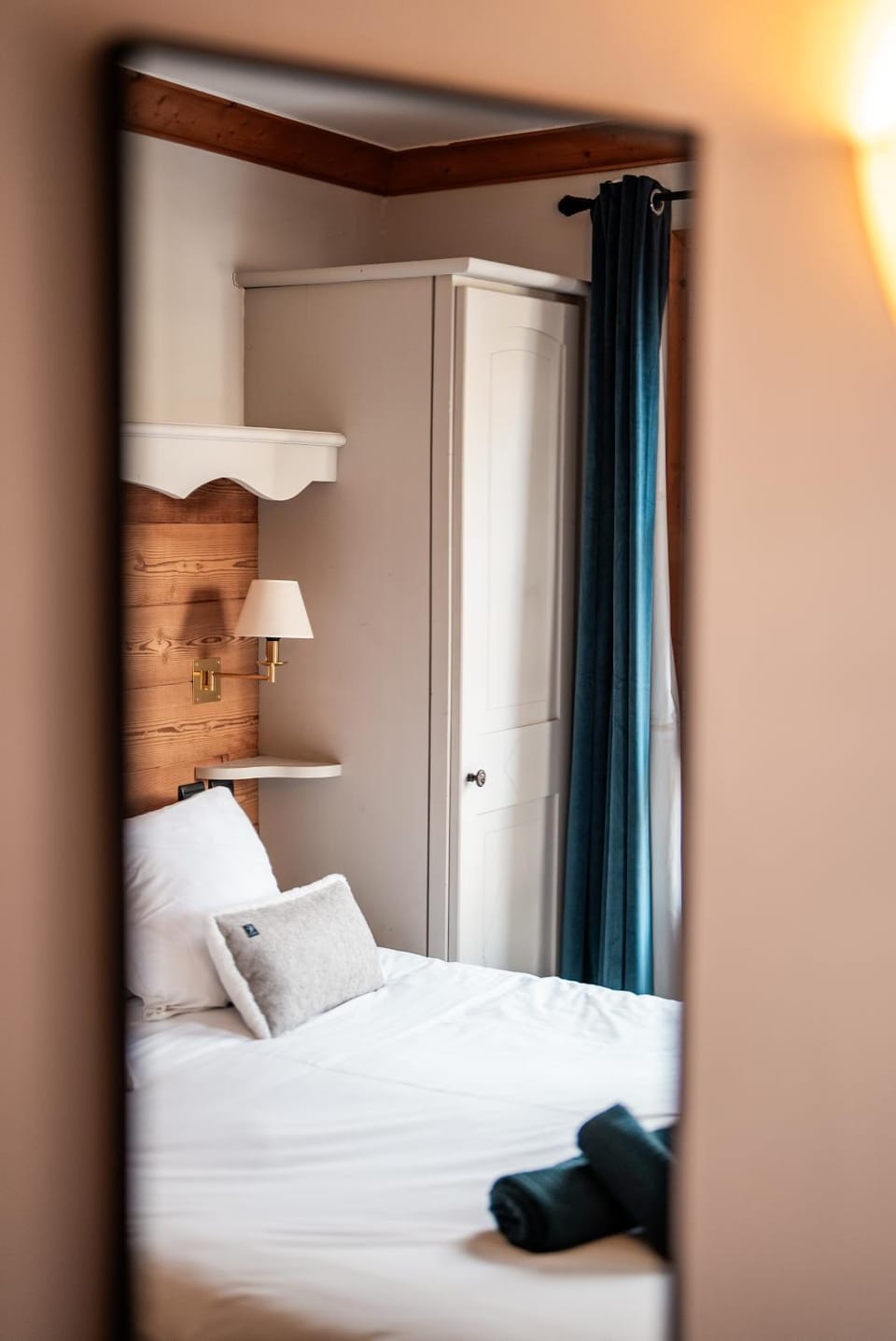 Bed, Bedroom, towels, wardrobe