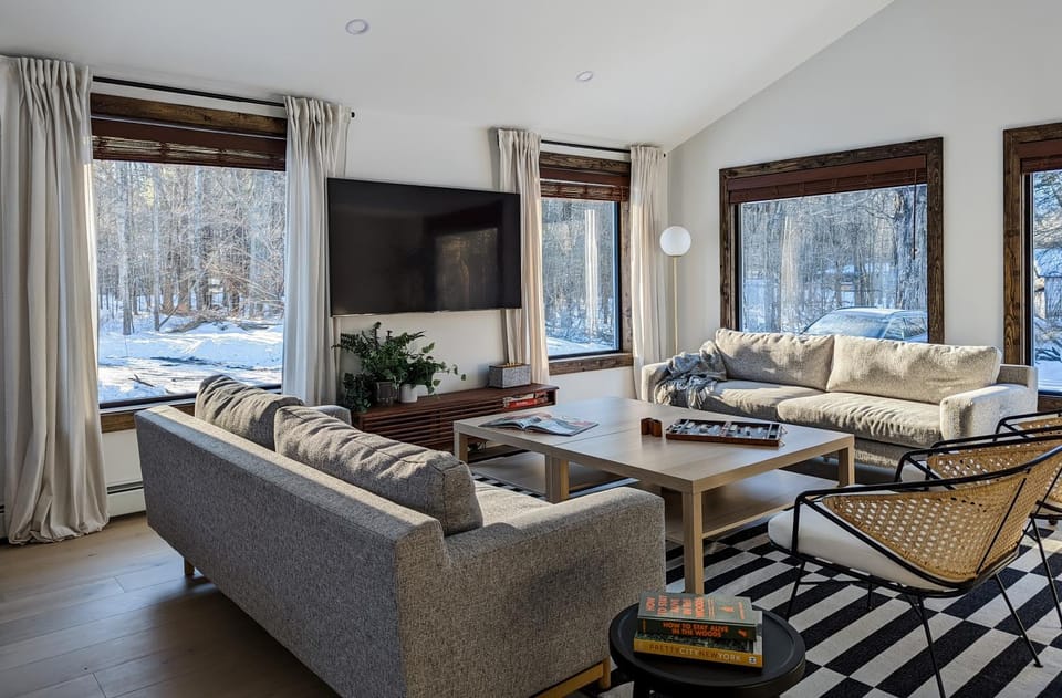 Living room, Seating area