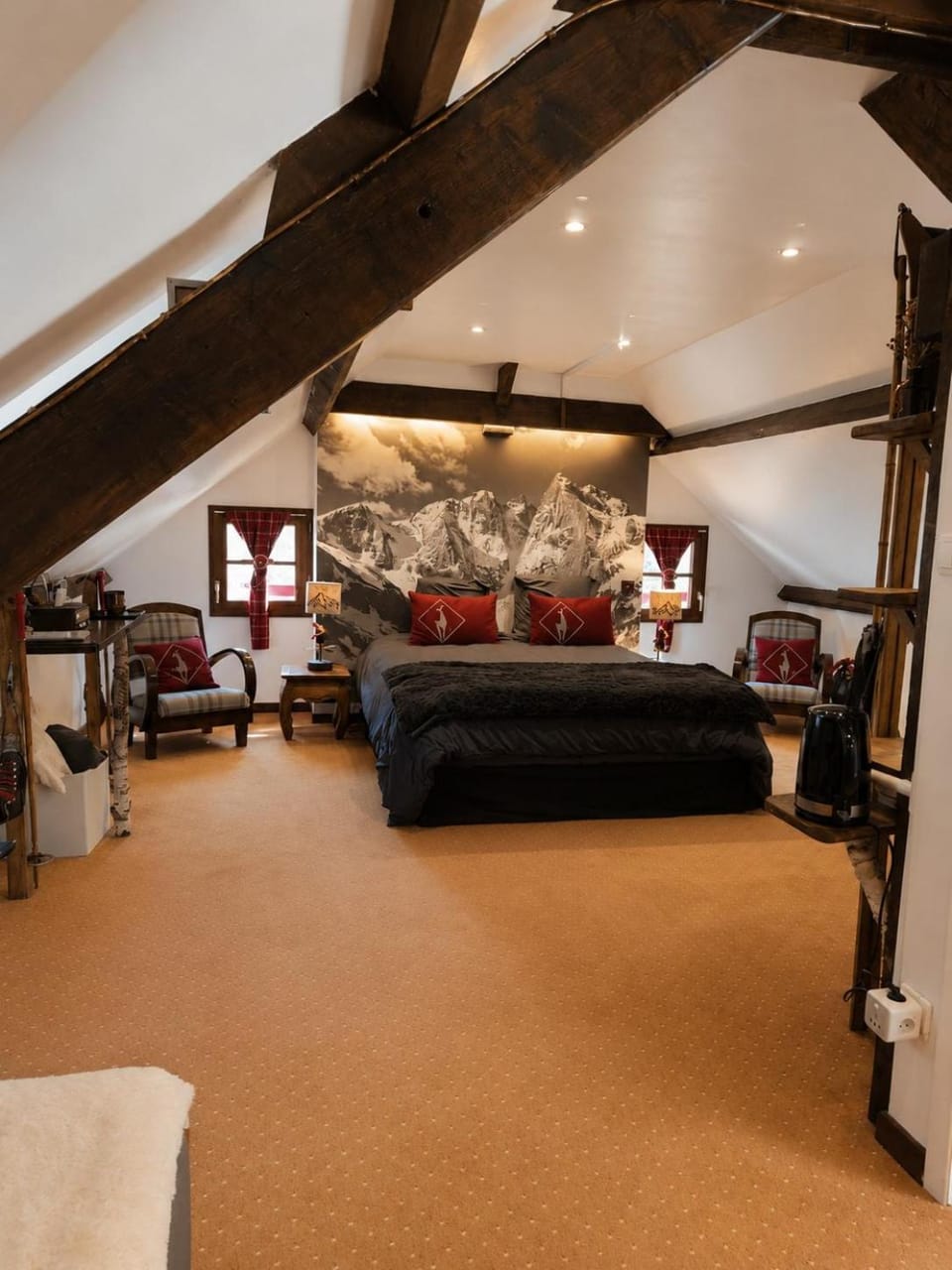Photo of the whole room